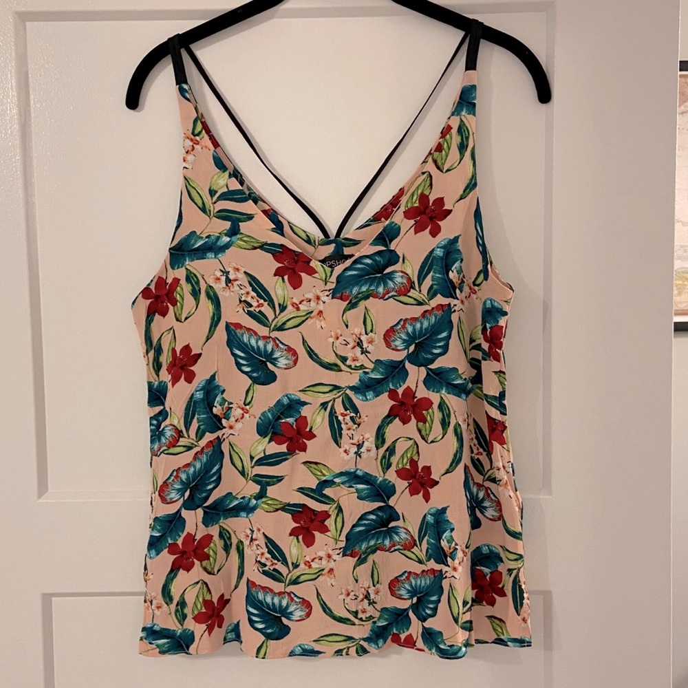 Hawaiian blouse with strap detail 🌺🍃🌸